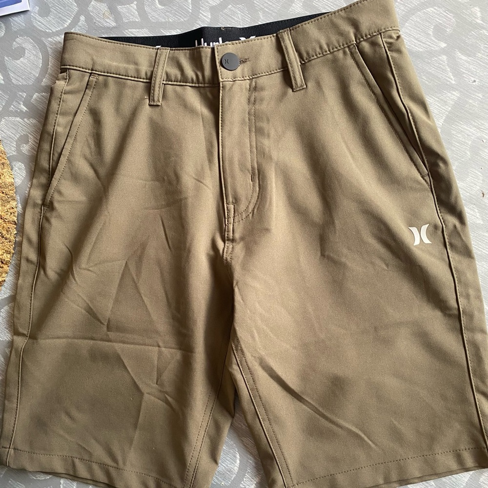 Hurley tan flat‎ front chino shorts men’s size 28